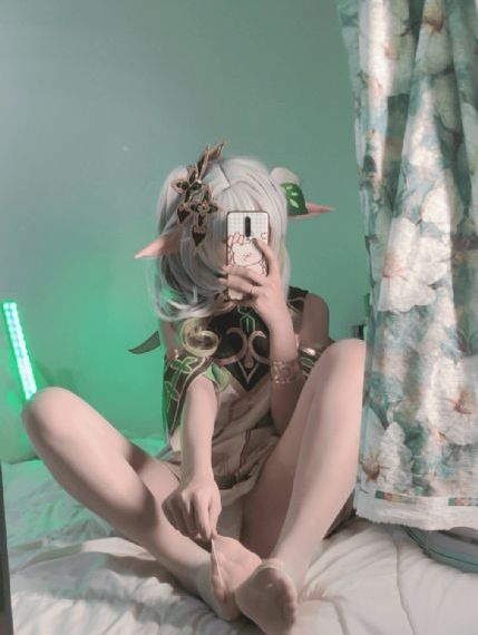 白丝足交视频美女大黄_超清电影完整版在线观看