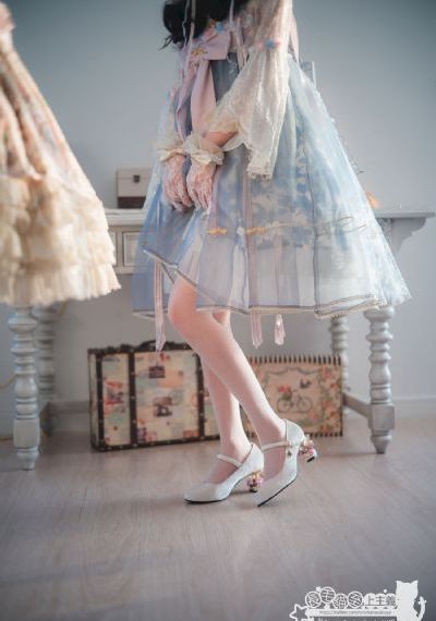 亲亲抱抱摸摸吻胸扒衣服_在线影院观看