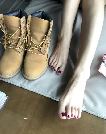 趴在办公桌把腿张开打屁股_1080PBD在线观看