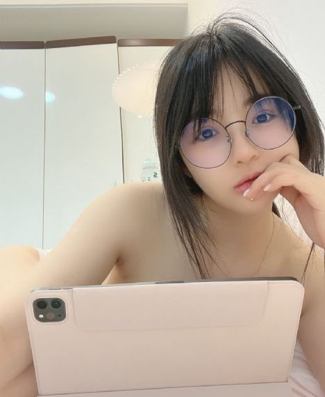美女偷拍掀裙_720在线观看完整版